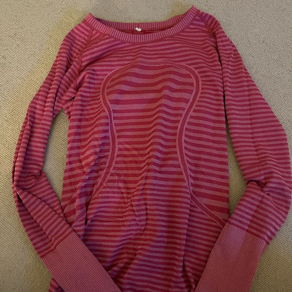 Lululemon swiftly tech long sleeve size 4 pink striped great condition!